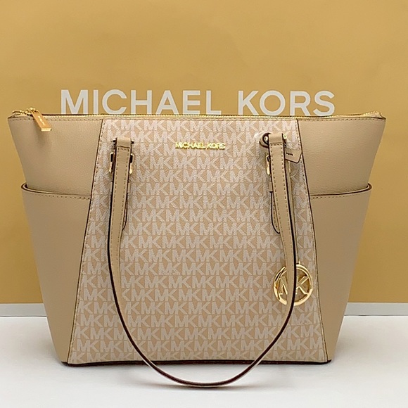 MICHAEL KORS
Charlotte Large Logo and Leather Top-Zip Tote Bag Bisque Mu… - Picture 3 of 16